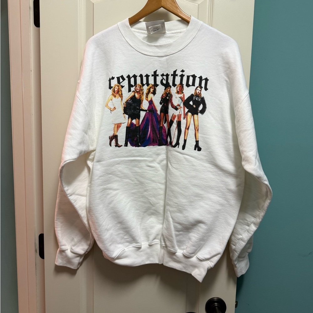 Rare Taylor Swift “Reputation” Sweatshirt